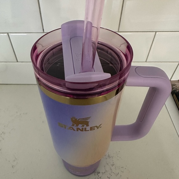 Stanley Wicked 30oz Flowstate Quencher H20 Tumbler - Picture 3 of 4